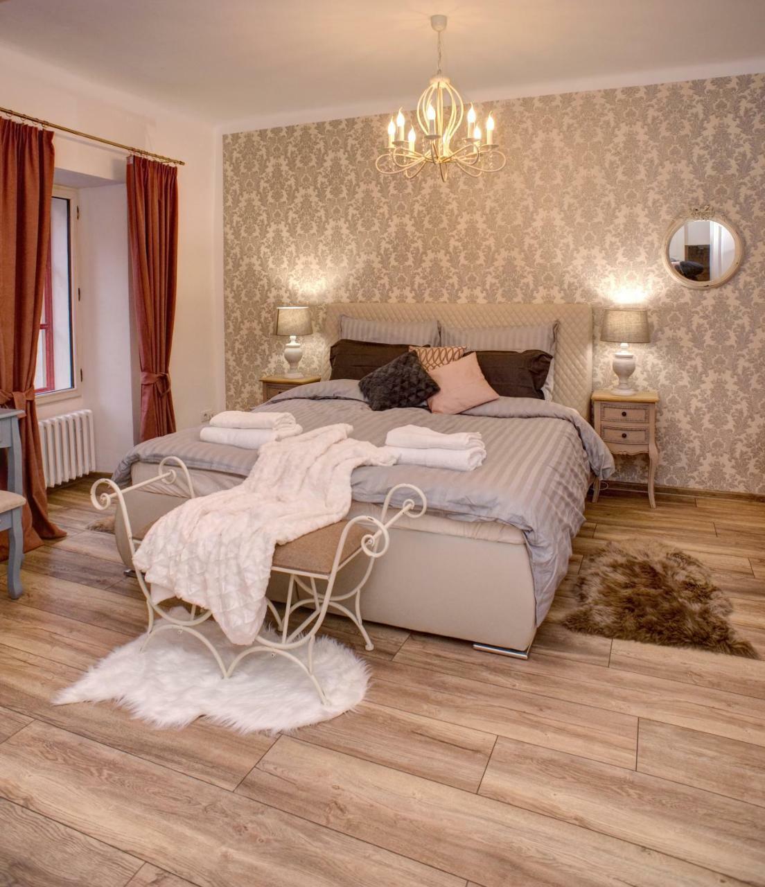 Kristanka - Kouzelne Apartmany プラハティツェ エクステリア 写真