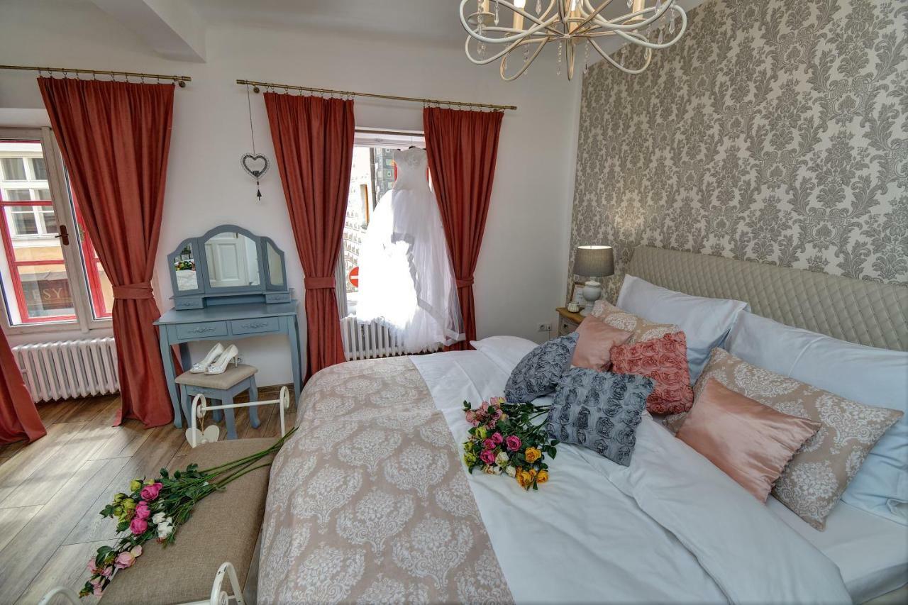 Kristanka - Kouzelne Apartmany プラハティツェ エクステリア 写真